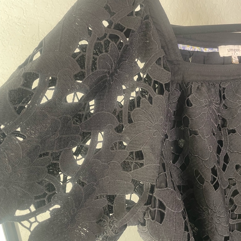 Umgee Black Floral Lace Blouse - Picture 8 of 9